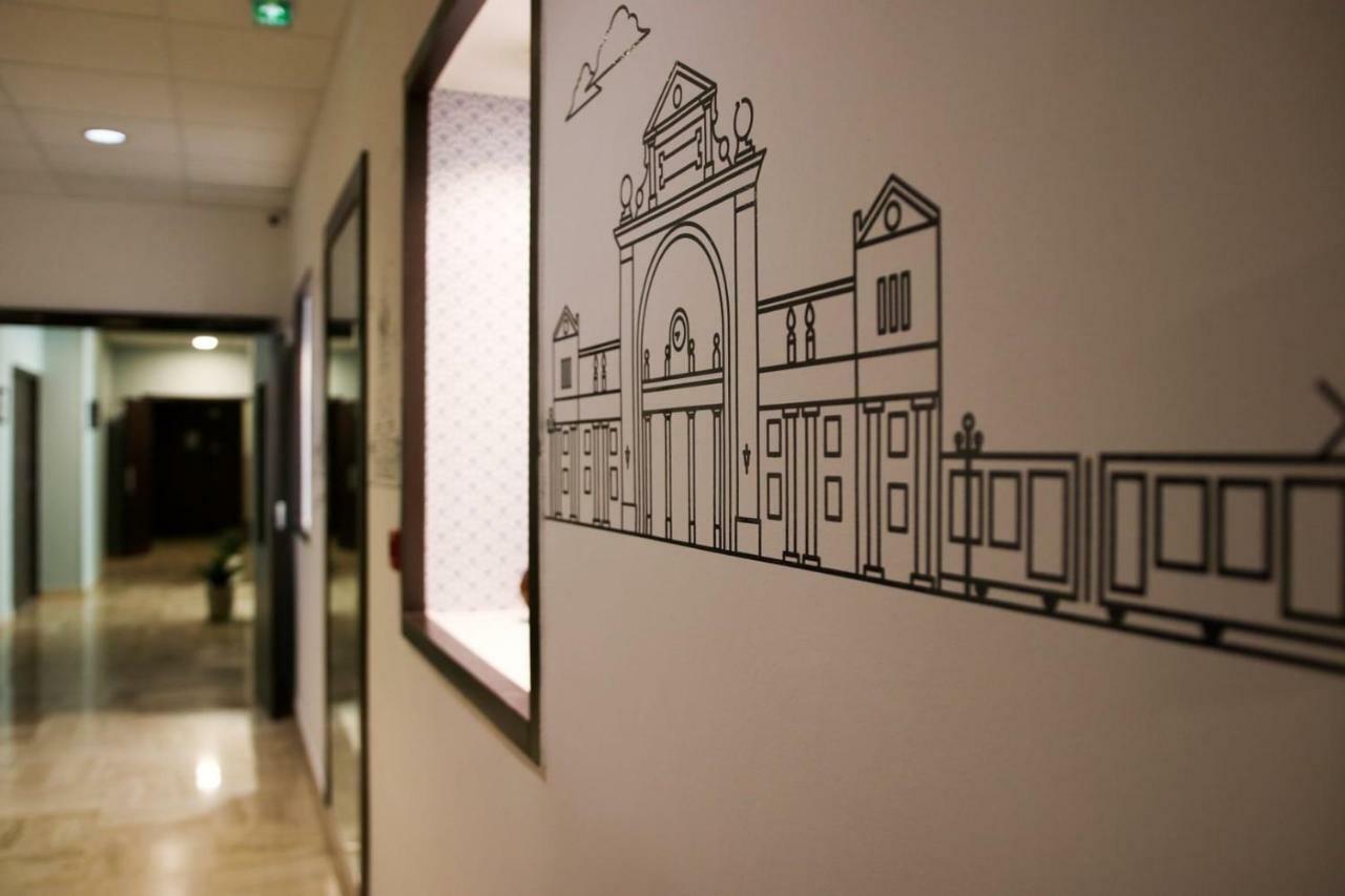 Hotel Le Noailles Nice Gare Esterno foto